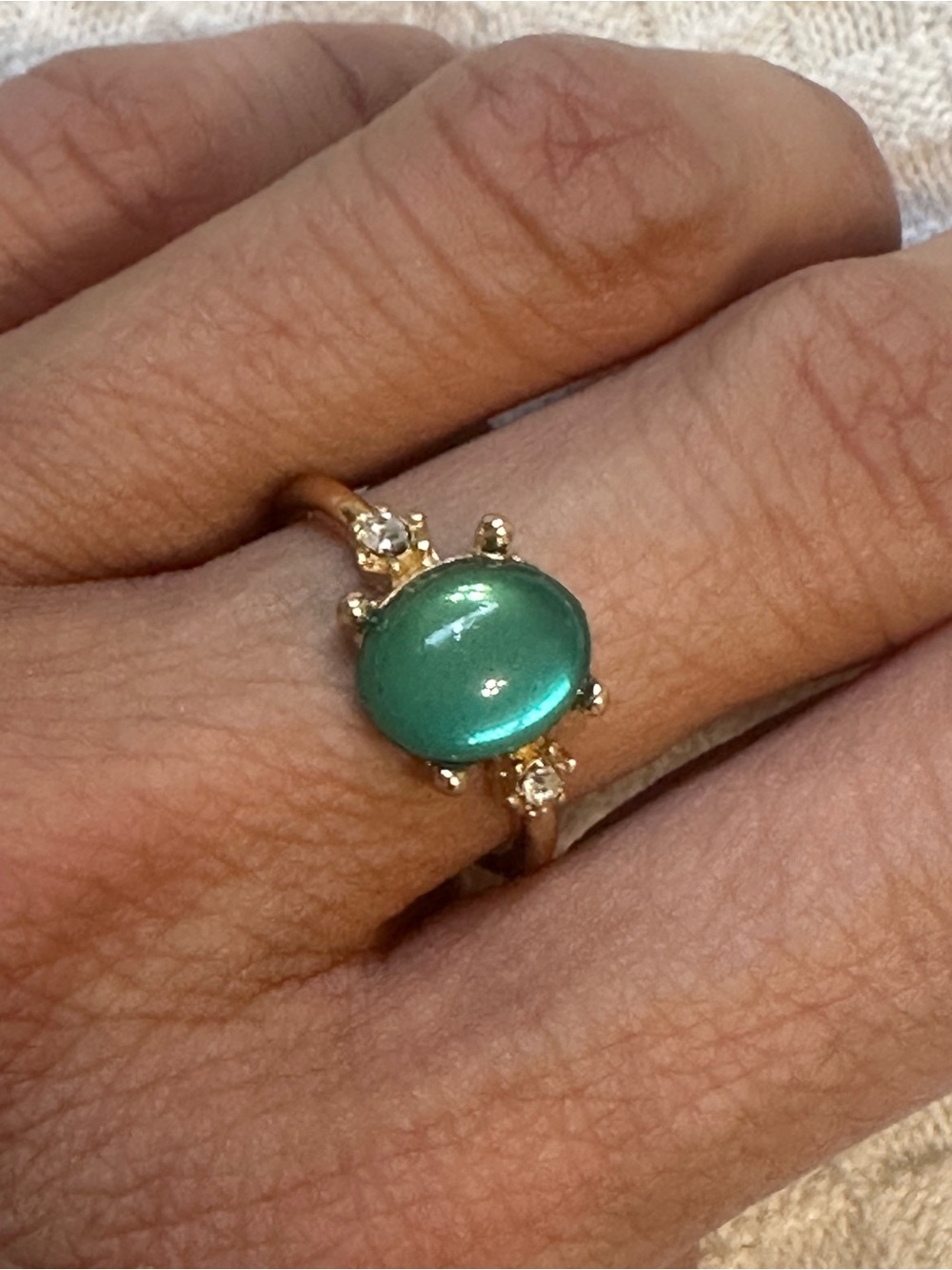 Stunning Green stone Gold ring